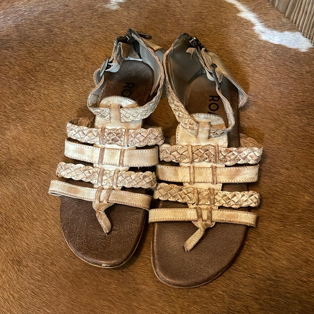 Roan Size 10 Genuine leather sandal